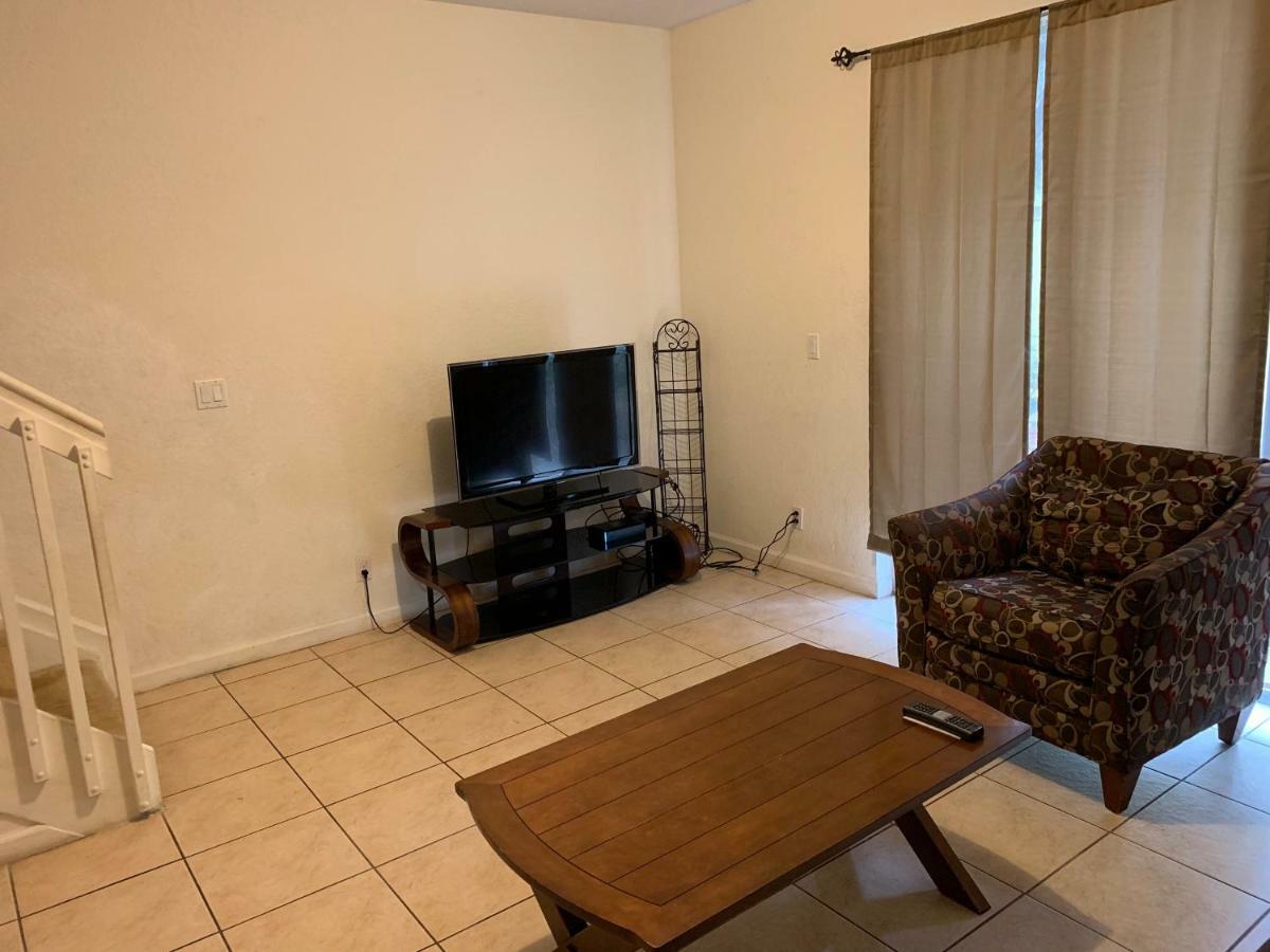 Bedroom Suite In Lauderdale Lakes Townhome Fort Lauderdale Exterior foto